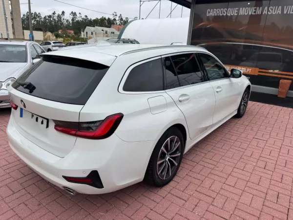 BMW 320 d Touring Auto 36