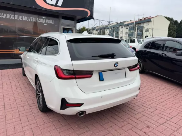 BMW 320 d Touring Auto 37