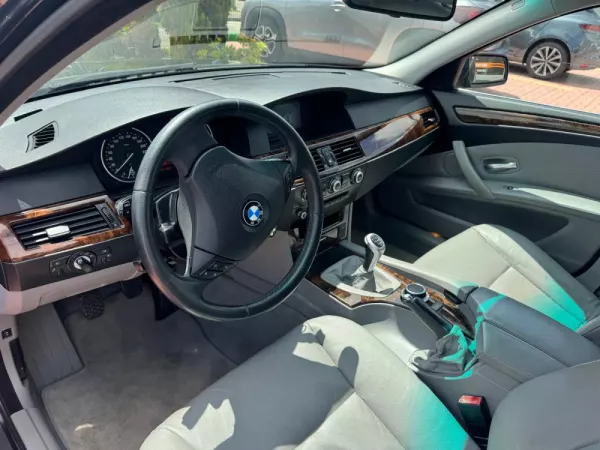 BMW 520 d Executive 10