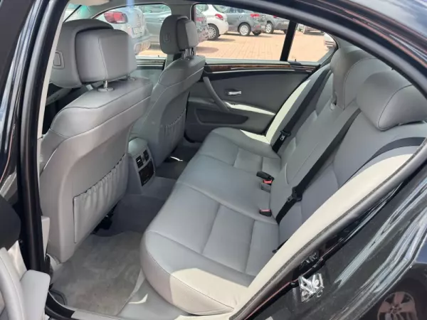 BMW 520 d Executive 12