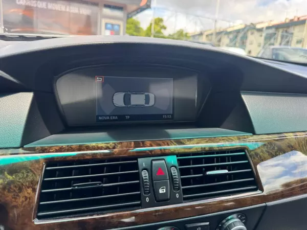 BMW 520 d Executive 26