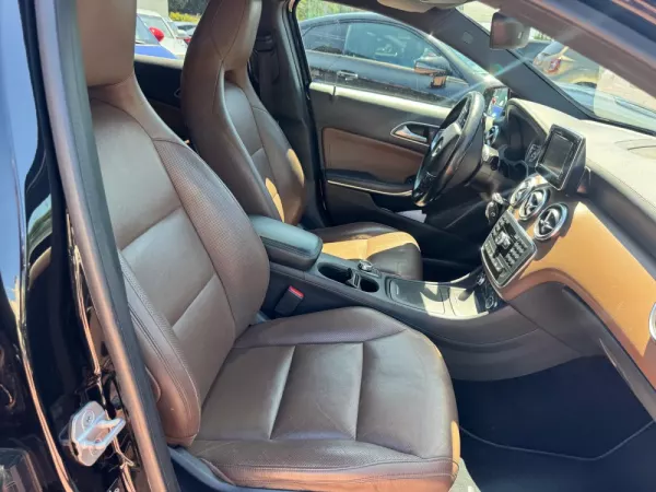 Mercedes-Benz A 220 CDi BlueEfficiency Aut. 11