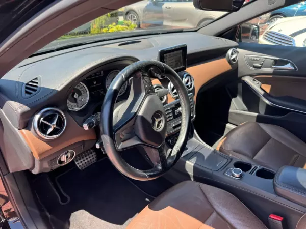 Mercedes-Benz A 220 CDi BlueEfficiency Aut. 14