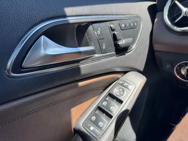 Mercedes-Benz A 220 CDi BlueEfficiency Aut. 27