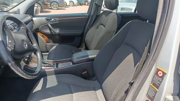 Mercedes-Benz C 220 7