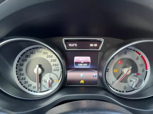 Mercedes-Benz GLA 180 CDi AMG Line 17