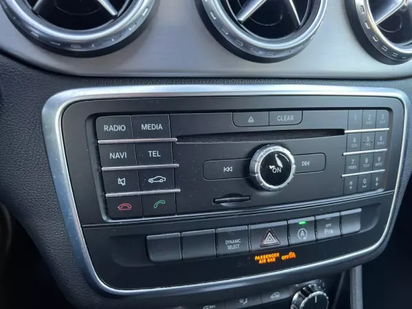 Mercedes-Benz GLA 180 CDi AMG Line 22