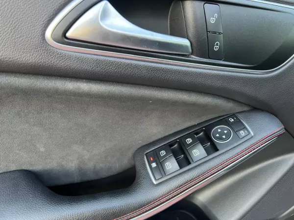 Mercedes-Benz GLA 180 CDi AMG Line 24