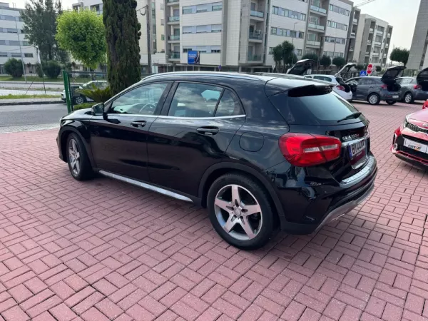 Mercedes-Benz GLA 180 CDi AMG Line 31