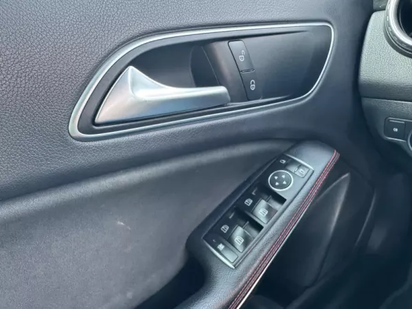 Mercedes-Benz GLA 180 CDi AMG Line 46