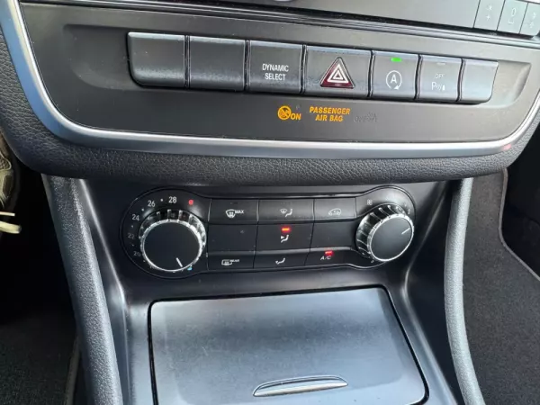 Mercedes-Benz GLA 180 CDi AMG Line 47