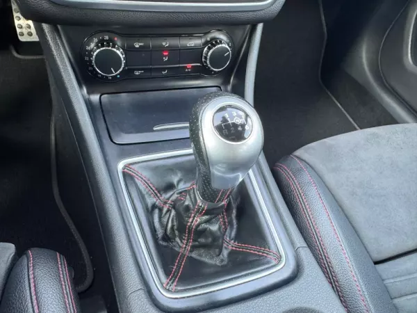 Mercedes-Benz GLA 180 CDi AMG Line 49