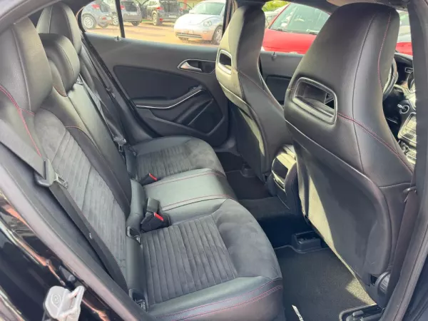 Mercedes-Benz GLA 180 CDi AMG Line 52