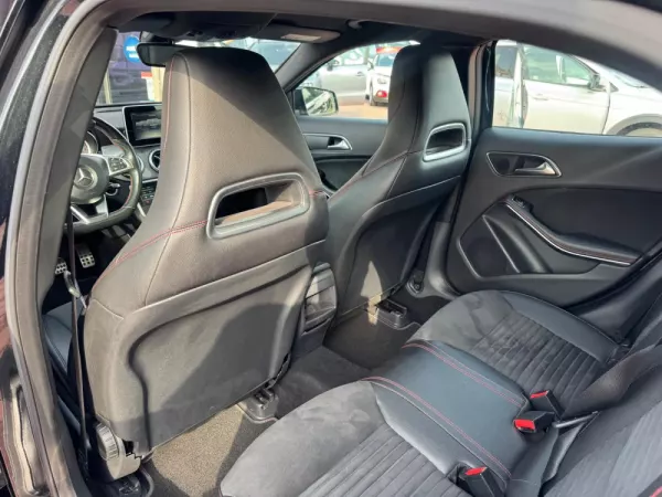 Mercedes-Benz GLA 180 CDi AMG Line 54