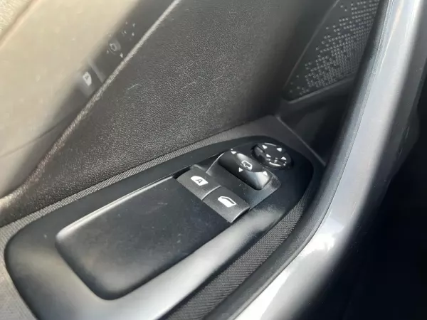 Peugeot 2008 1.2 PureTech Style 13