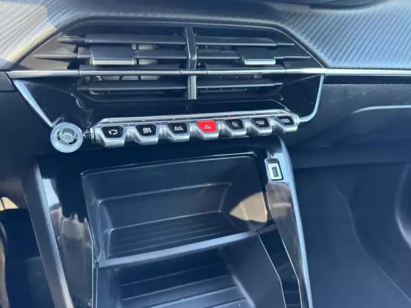 Peugeot 208 1.2 PureTech Active 17