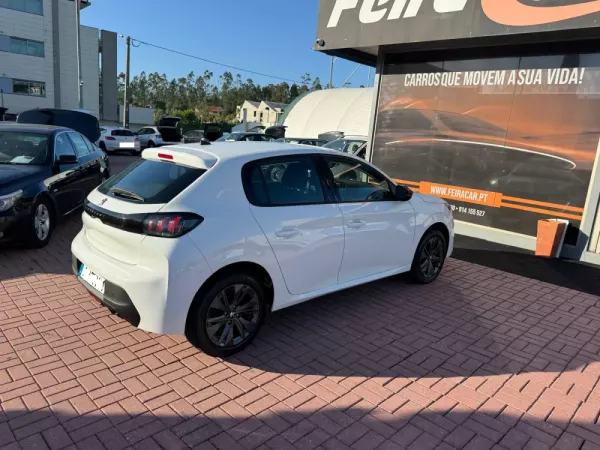 Peugeot 208 1.2 PureTech Active 31