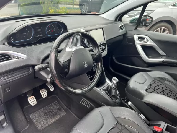 Peugeot 208 1.2 PureTech Allure 10