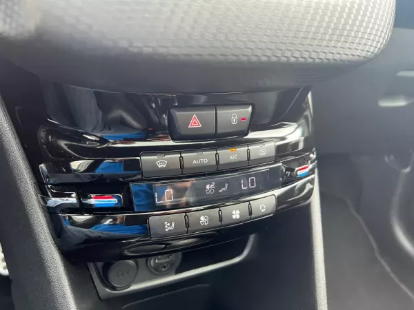 Peugeot 208 1.2 PureTech Allure 25