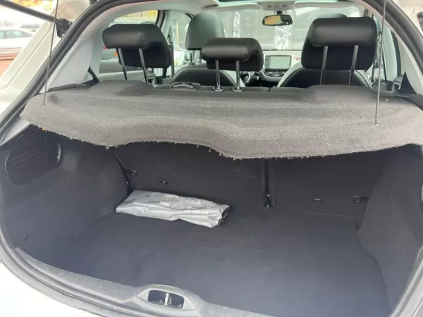 Peugeot 208 1.2 PureTech Allure 31