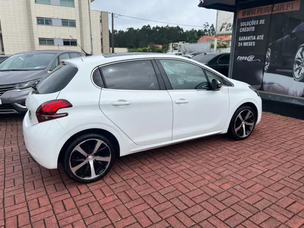 Peugeot 208 1.2 PureTech Allure 34