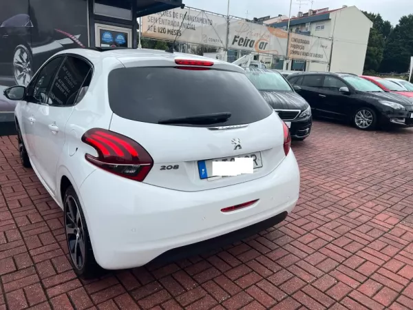 Peugeot 208 1.2 PureTech Allure 37