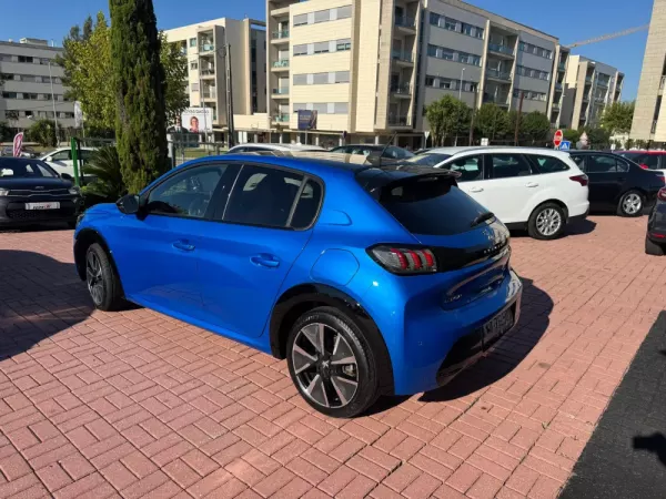 Peugeot e-208 50 kWh GT Pack 6