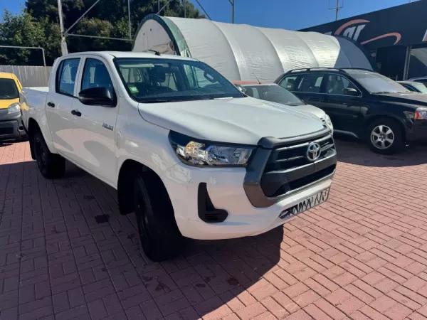 Toyota Hilux 2