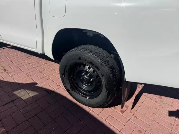 Toyota Hilux 4