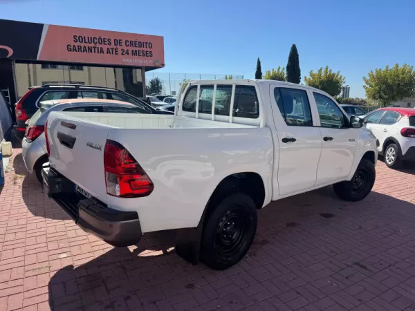 Toyota Hilux 17