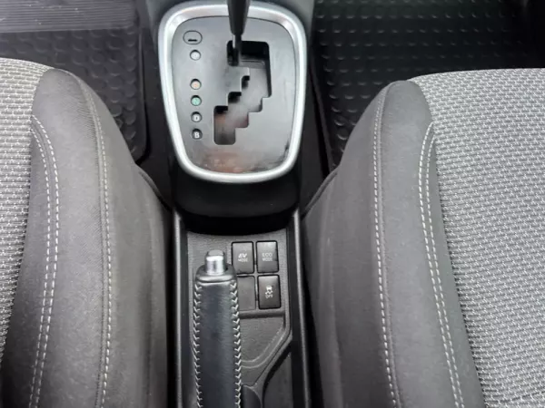 Toyota Yaris 1.5 HSD Comfort+Navi 22