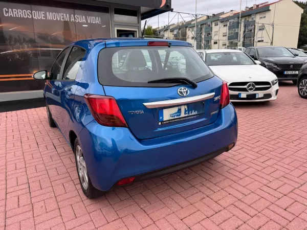 Toyota Yaris 1.5 HSD Comfort+Navi 35