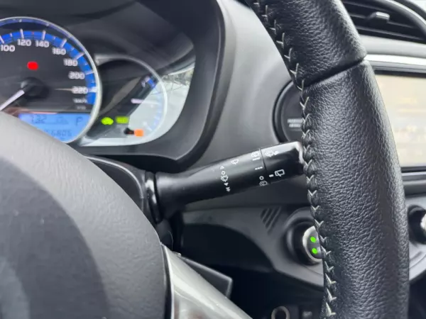 Toyota Yaris 1.5 HSD Comfort+Navi 61