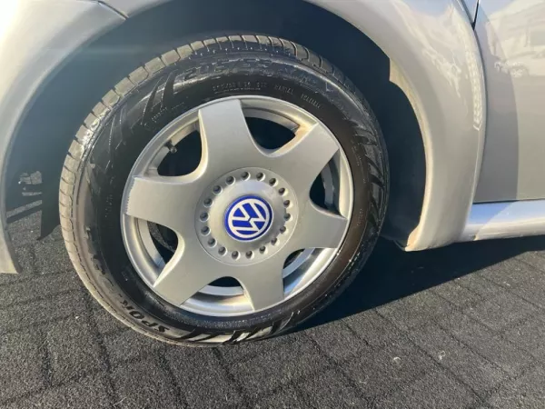 Volkswagen New Beetle 1.9 TDi Highline 8