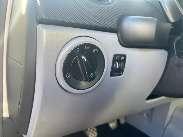 Volkswagen New Beetle 1.9 TDi Highline 11