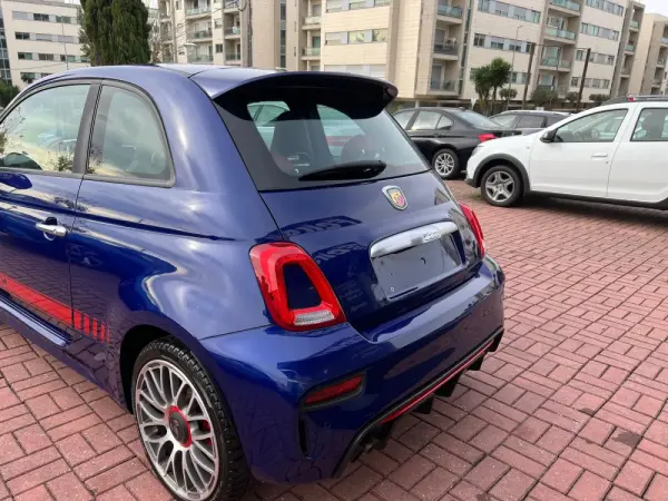 Abarth 500e C Outro 8