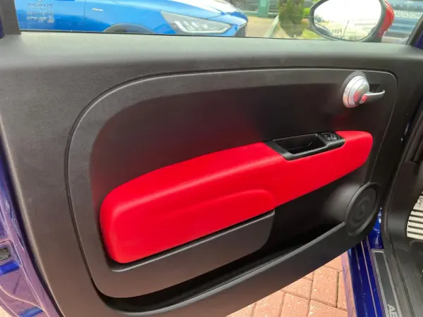 Abarth 500e C Outro 14