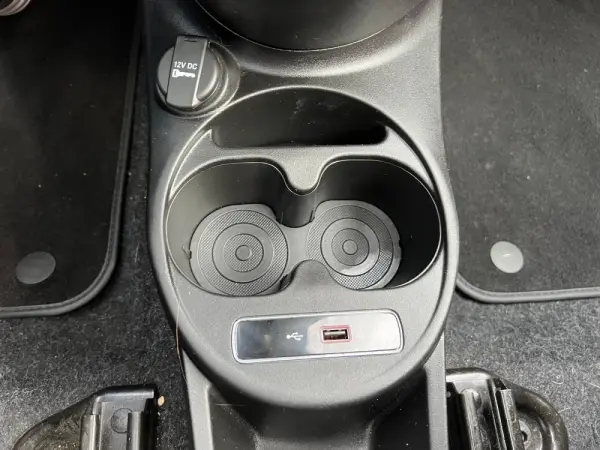 Abarth 500e C Outro 26