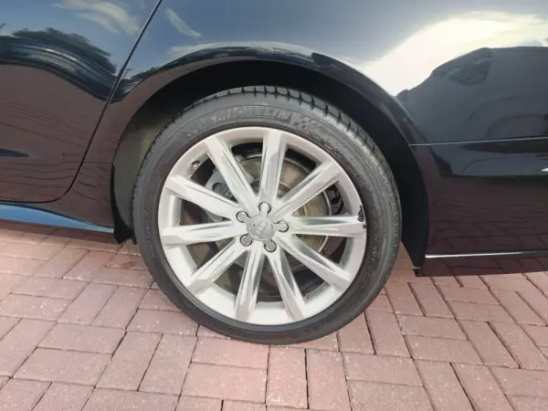 Audi A6 Avant 3.0 TDi V6 Business Line Sport S tronic 43