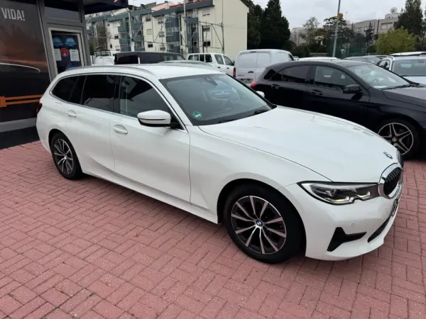 BMW 320 d Touring Auto 4