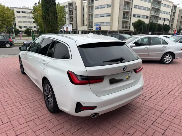 BMW 320 d Touring Auto 9