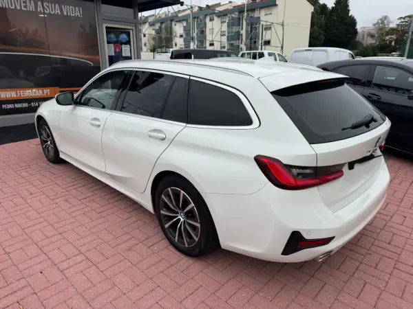 BMW 320 d Touring Auto 35