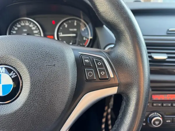 BMW X1 16 d sDrive xLine 29