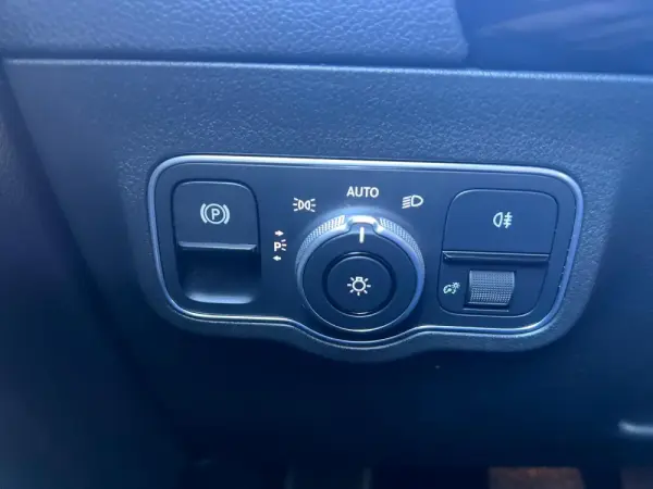 Mercedes-Benz B 180 d 8G-DCT Style 22