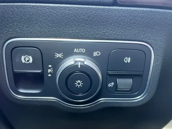 Mercedes-Benz B 180 d 8G-DCT Style 44