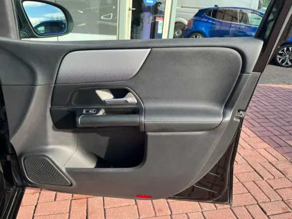 Mercedes-Benz B 180 d 8G-DCT Style 47