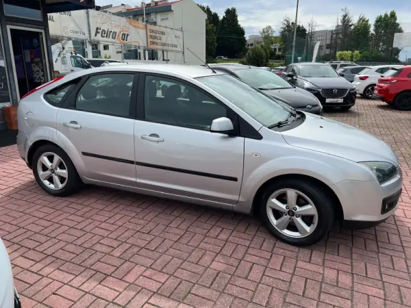 Ford Focus 1.4 16V Trend 3