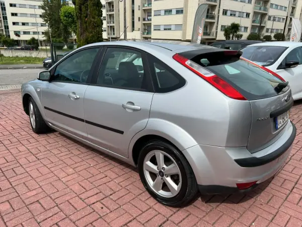 Ford Focus 1.4 16V Trend 5