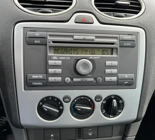 Ford Focus 1.4 16V Trend 12