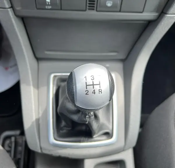 Ford Focus 1.4 16V Trend 13